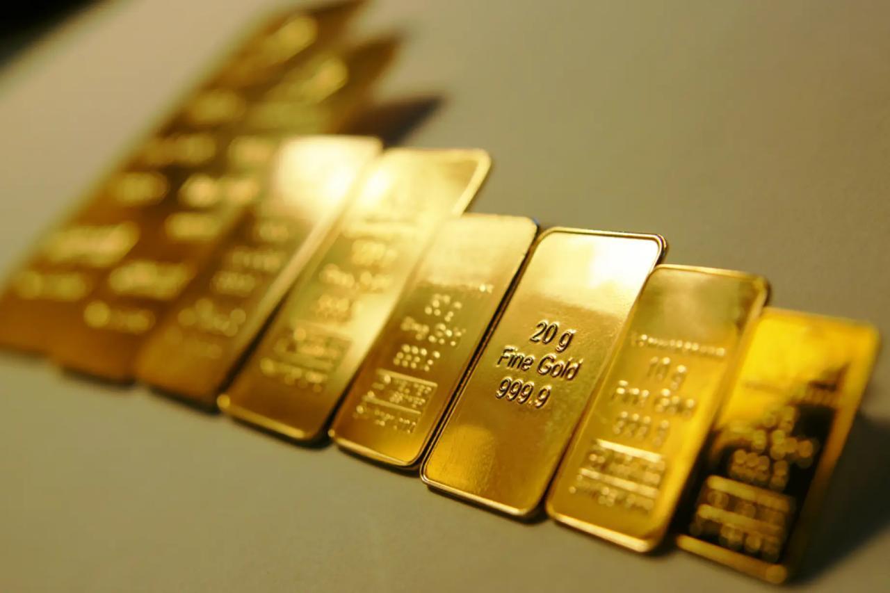 28.07 - Gold on Tuesday witnessed a dramatic intraday turnaround