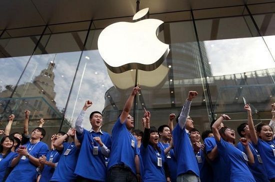 Apple fans in China excited before the new iPhone launch