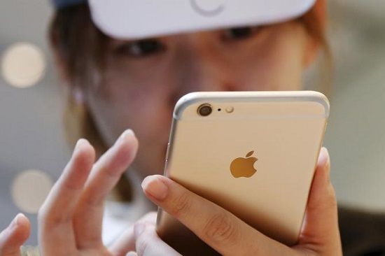 iPhone sales decline as customers are waiting for the iPhone 7