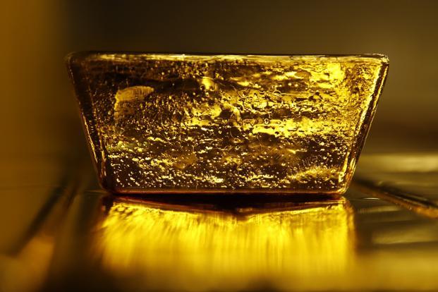 6.01 - gold is growing rapidly as traders are looking for safe havens