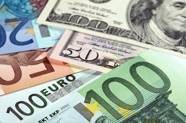 money euro and dollar banknotes 17371247 Medium