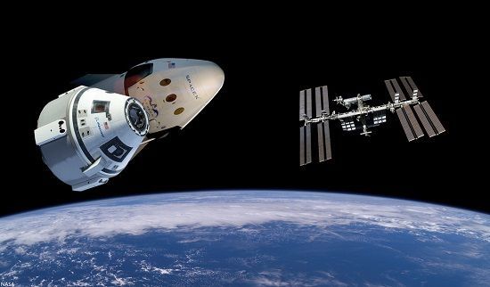 Boeing Starliner vs. SpaceX Dragon