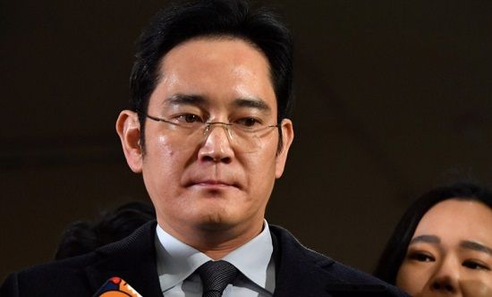 Samsung chief admits Galaxy Note 7 battery scandal